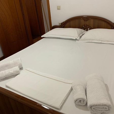 Nomad House-Entire House At Your Disposal,4 Guests เบราท ภายนอก รูปภาพ