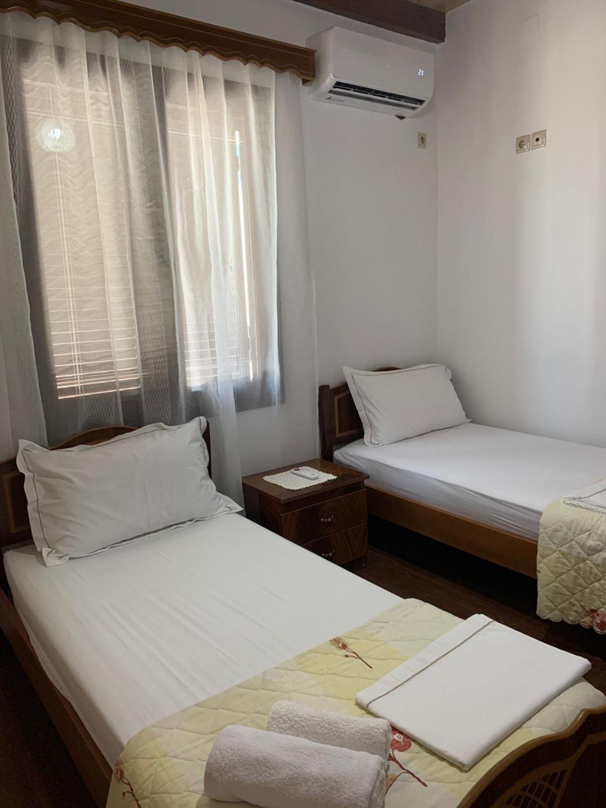 Nomad House-Entire House At Your Disposal,4 Guests เบราท ภายนอก รูปภาพ