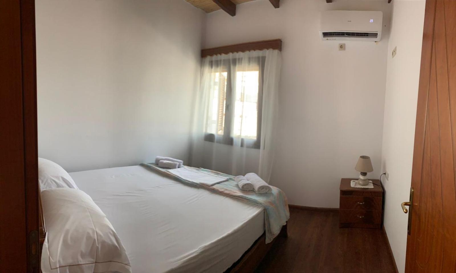 Nomad House-Entire House At Your Disposal,4 Guests เบราท ภายนอก รูปภาพ