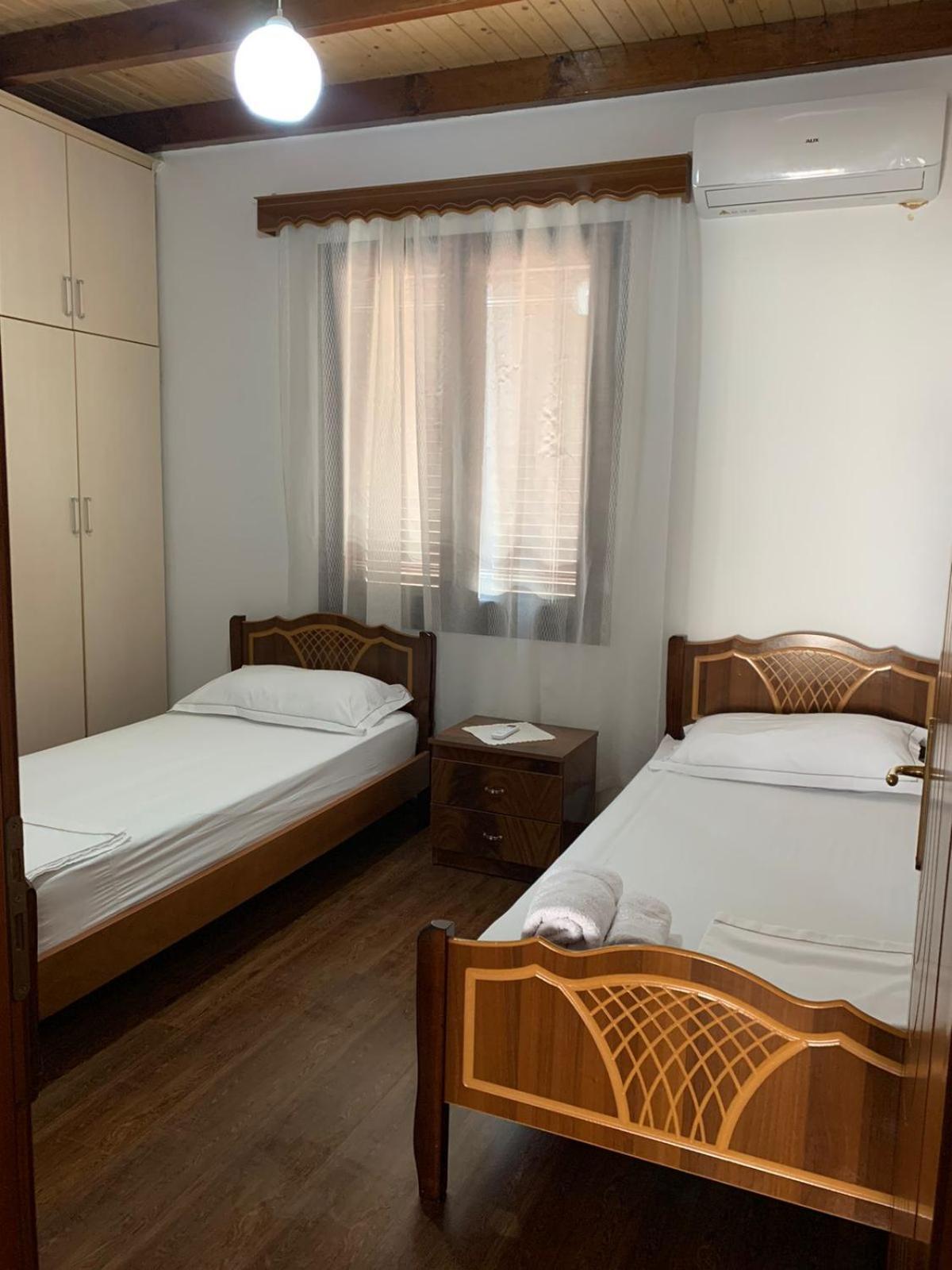 Nomad House-Entire House At Your Disposal,4 Guests เบราท ภายนอก รูปภาพ